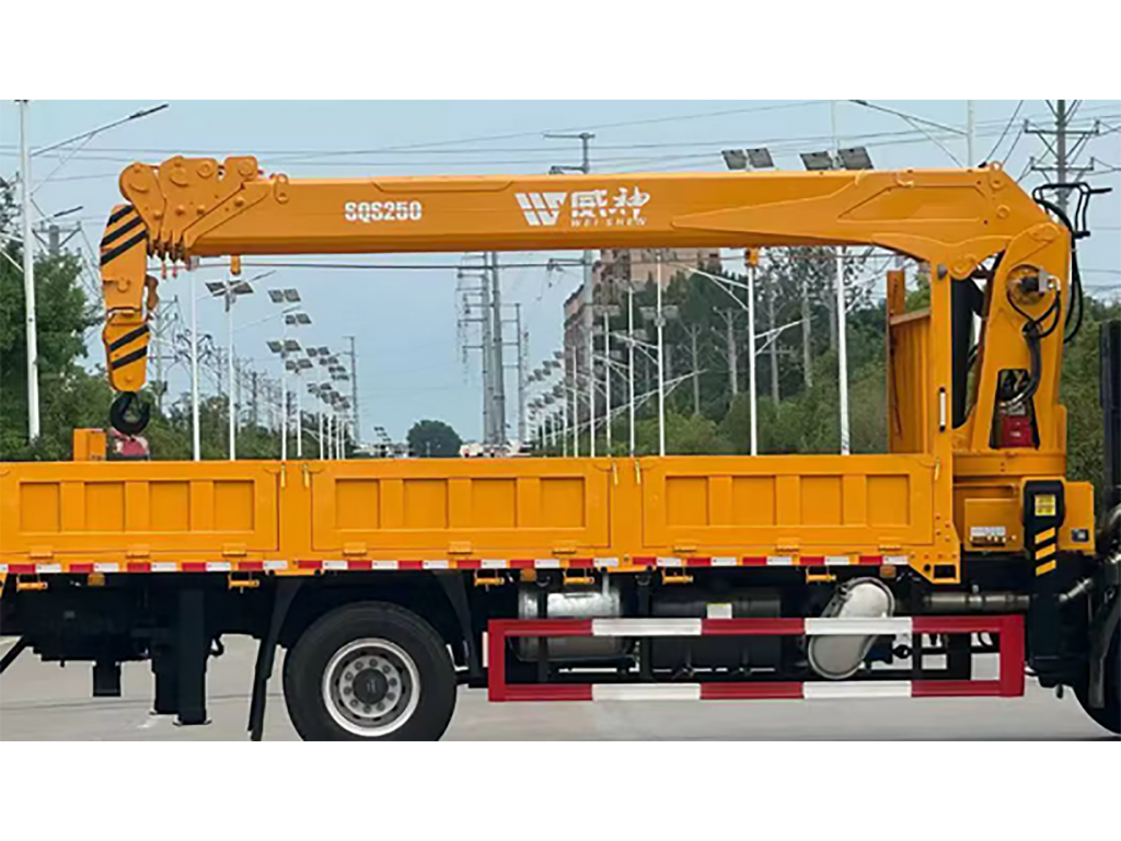 รถบรรทุกติดเครนกระเช้า 3 ตัน 3 ปอก